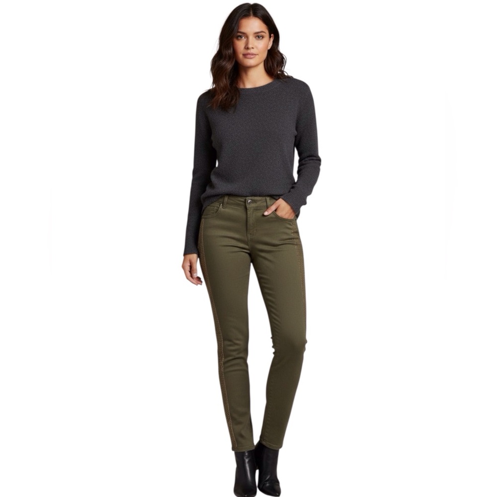 EUC..Womens Denim Couture "TinselTown" jeans in Olive green .